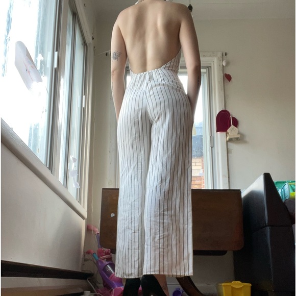 White pinstripes linen Jumpsuit - Picture 3 of 5